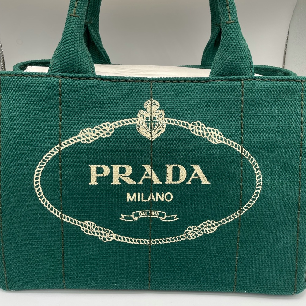 BRAND NEW PRADA TOTE BAG SIZE MED